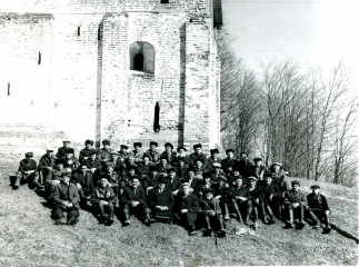 1975